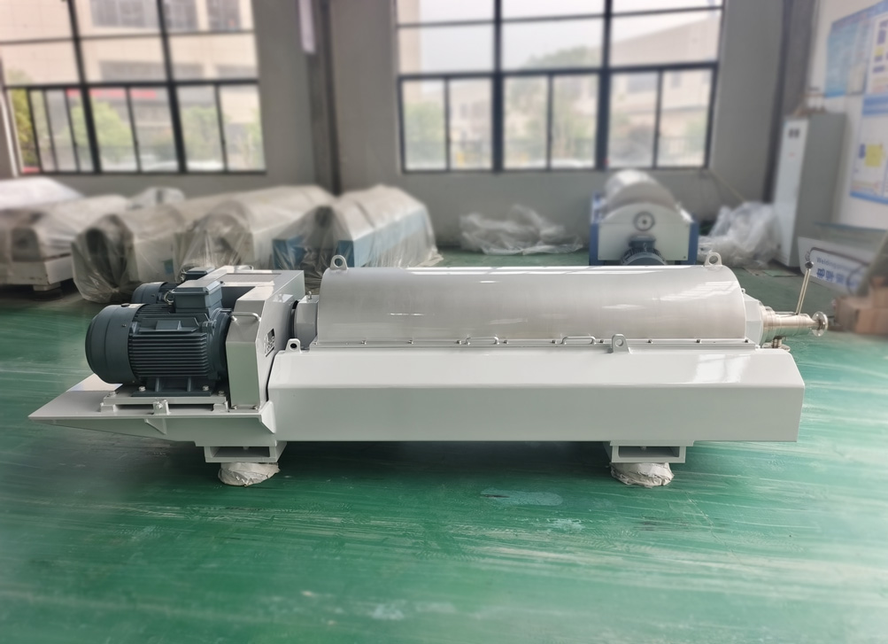 三相臥螺離心機(jī)